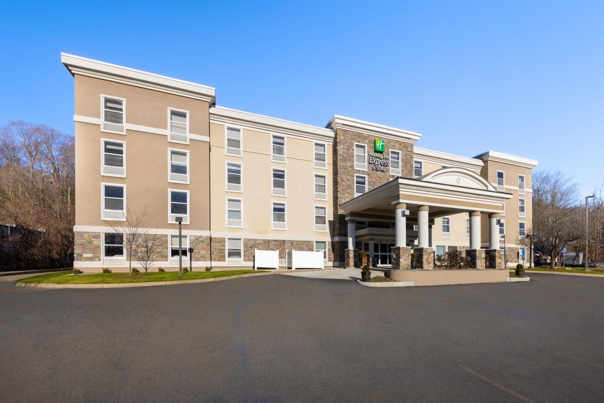 Holiday Inn Express Danbury I-84, An Ihg Hotel Екстериор снимка