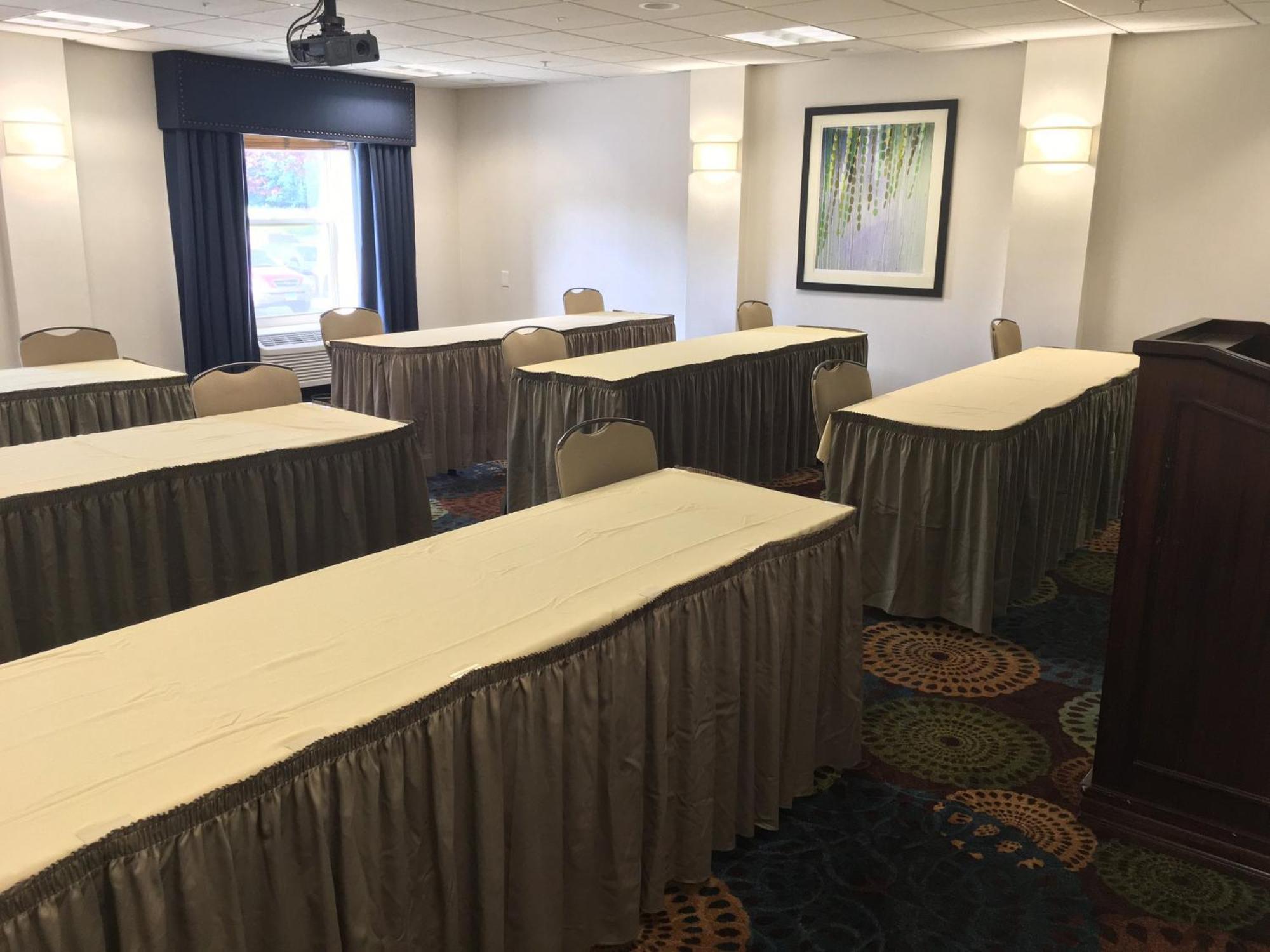 Holiday Inn Express Danbury I-84, An Ihg Hotel Екстериор снимка