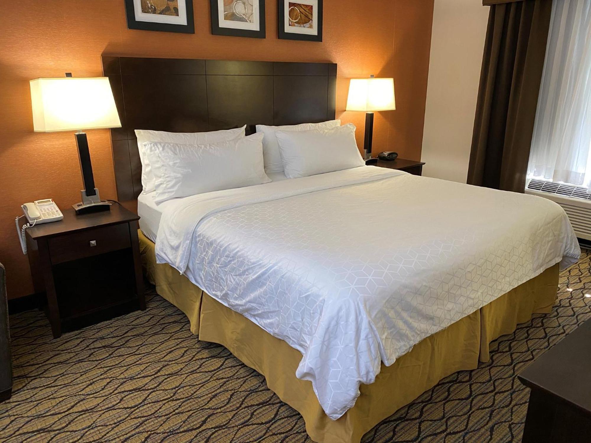 Holiday Inn Express Danbury I-84, An Ihg Hotel Екстериор снимка